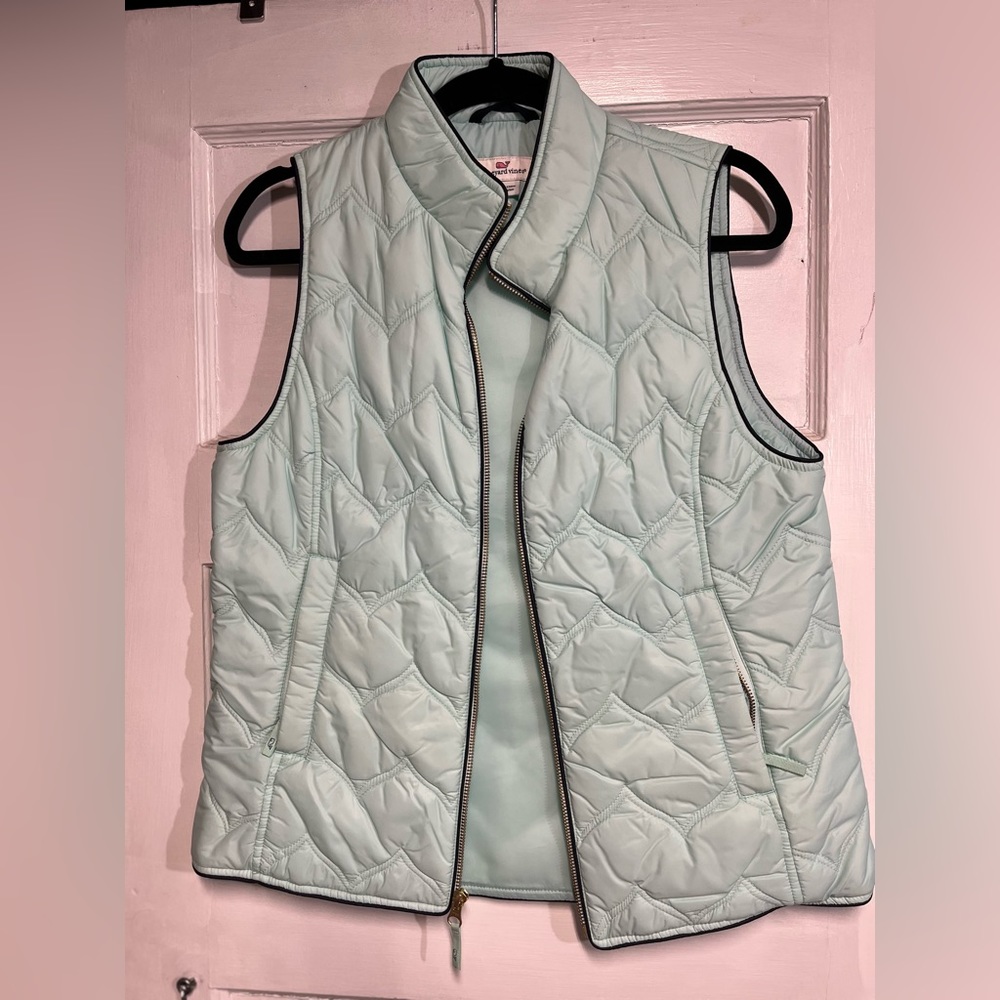 Women’s vineyard vines quilted puffer vest